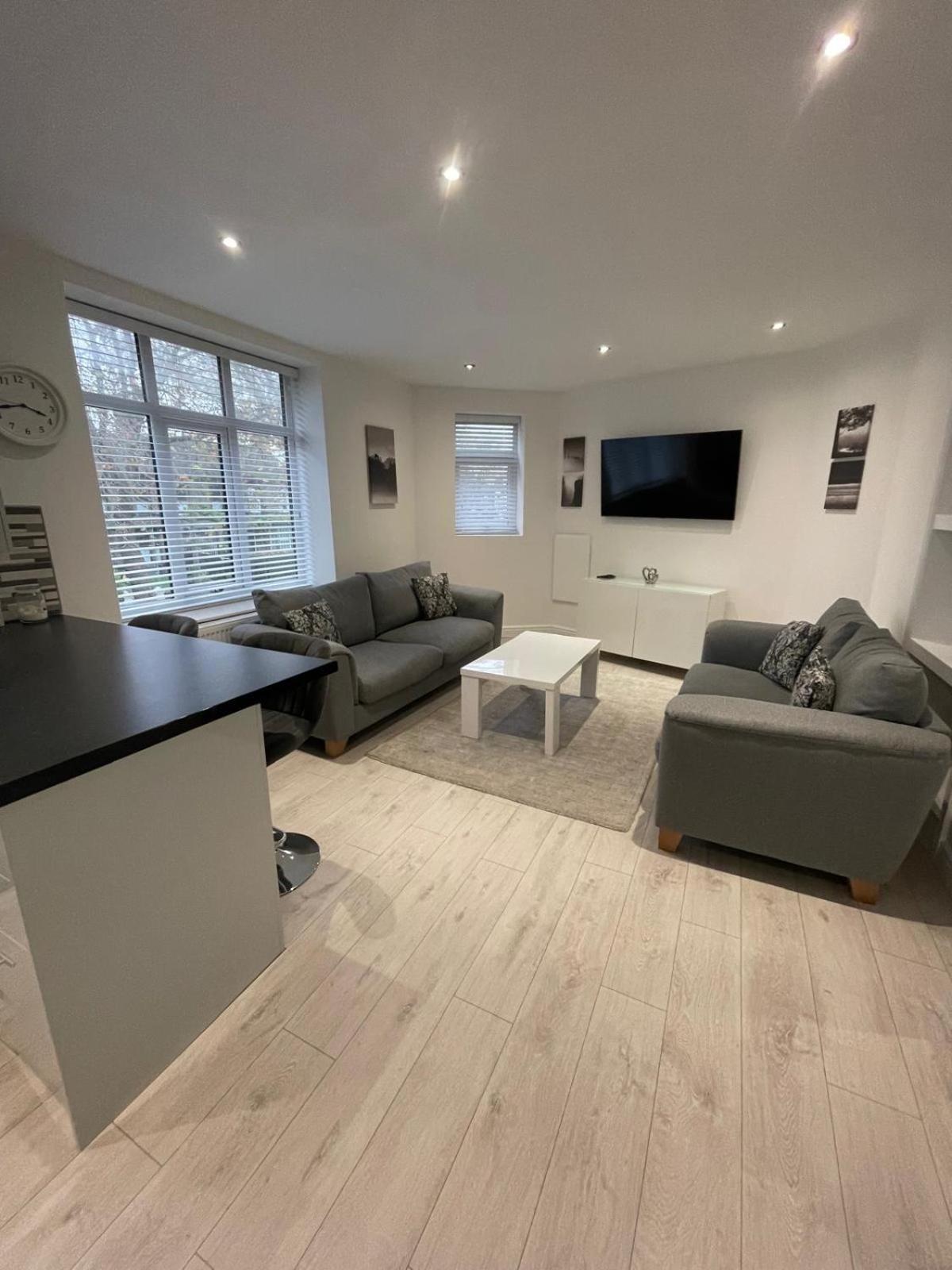 Spacious 2 Bedroom Apartment Liverpool Exterior foto